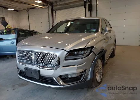 2019 Lincoln Nautilus Standard z USA, uszkodzony, nr VIN 2LMPJ8J96KBL36180
